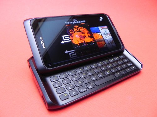Nokia E7