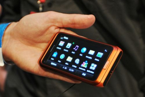 Nokia E7