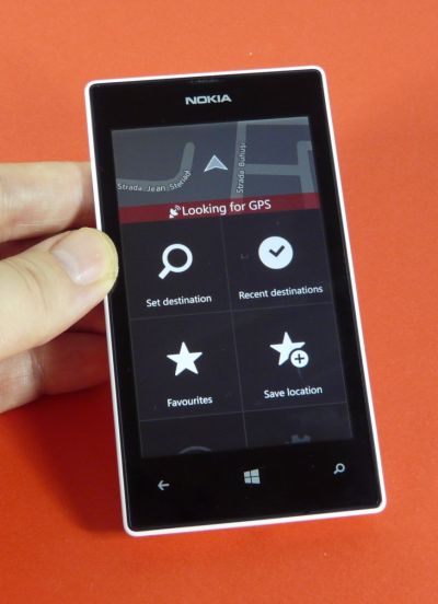 Pret Nokia Lumia 520