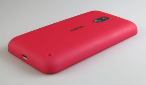 Nokia Lumia 620 - partea spate