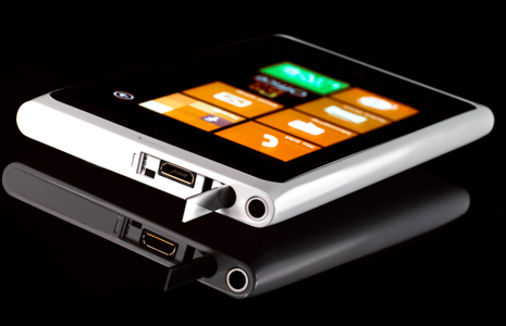 Nokia Lumia 800 În varianta albă