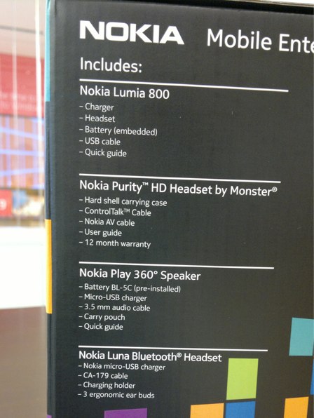 Nokia Lumia 800 și un pachet special axat pe divertisment
