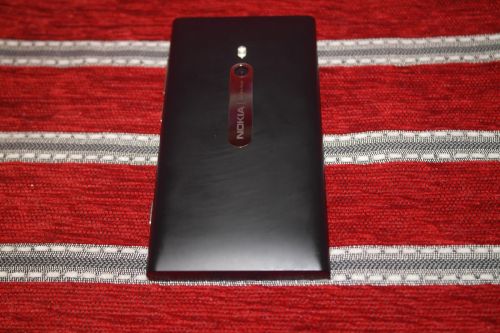 Spatele lui Nokia Lumia 800