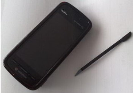 Nokia: Nokia 5800 Tube, telefonul cu touchscreen lansat peste o luna?
