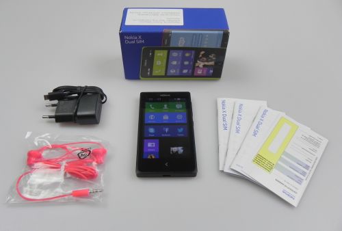 Nokia X scos din cutie - continutul cutiei