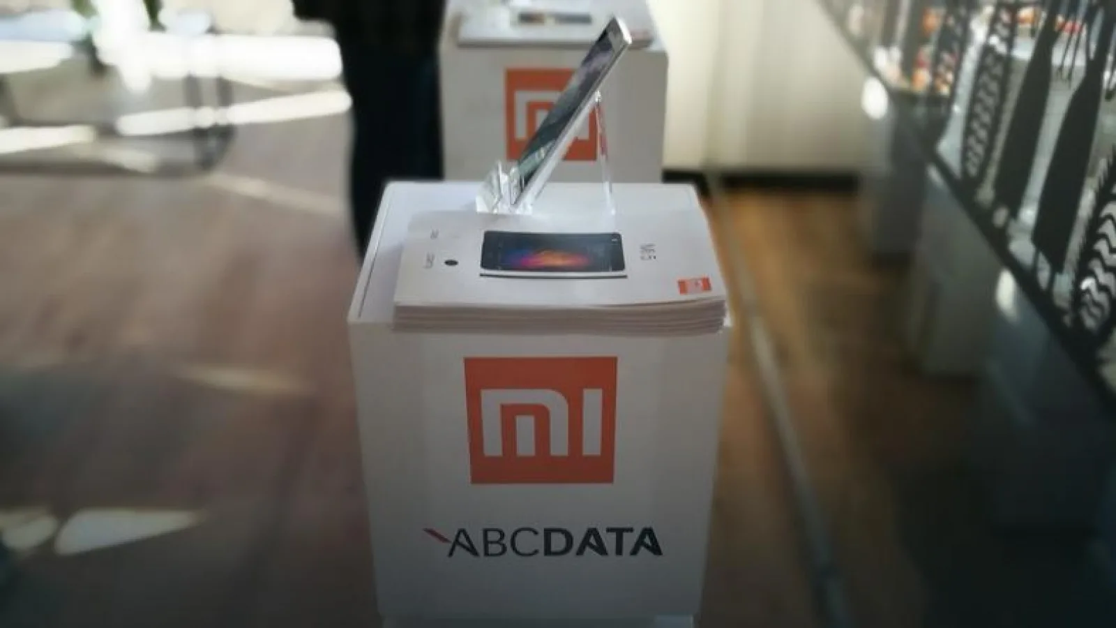 Produsele Xiaomi ajung prin canal oficial şi în UE, prin ABC Data, cu oprire şi in România