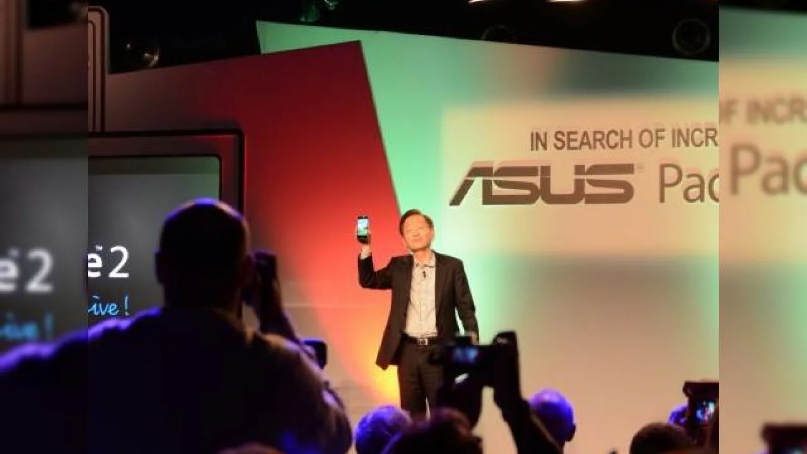 Urmăriți Întreg evenimentul de lansare Asus Padfone 2 În format video