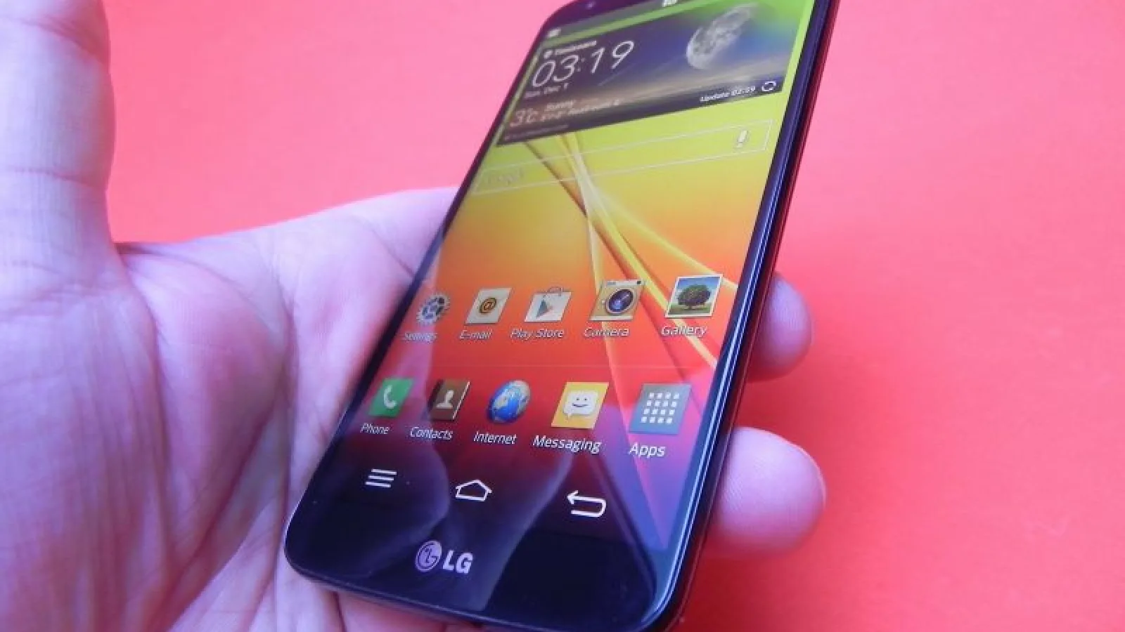 LG G2 review: unul dintre cele mai originale smartphone al anului, model de top 3 pe 2013! (Video)