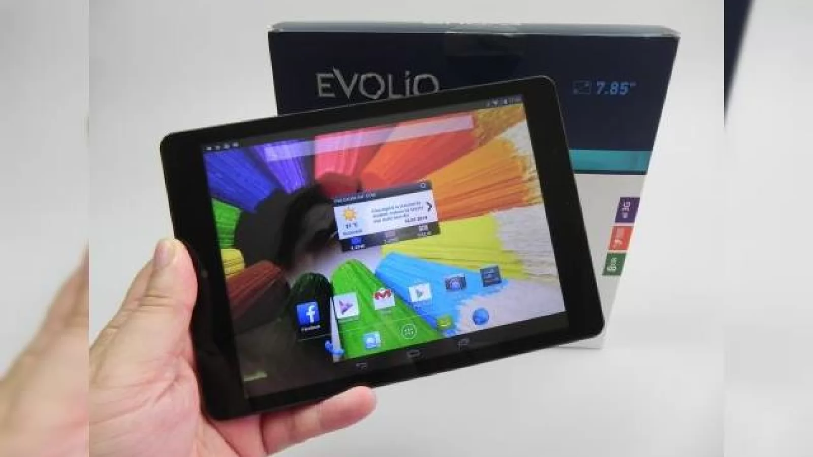 Evolio Quattro 3G unboxing + concurs: cutie multicoloră, tabletă 3G cu GPS și apelare telefonică la preț atractiv (Video)