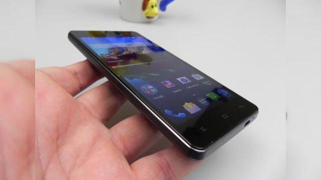 <b>Allview P6 Energy Review: telefonul cu brand local și cea mai bună baterie, acustică atractivă și captură foto rezonabilă (Video)</b>Allview P6 Energy este un telefon care se remarcă printr-o mega baterie, cu capacitate de 5000 mAh și asta fără a sacrifica talia sa. Terminalul a fost lansat în ianuarie 2015 și costă 849 lei. Handsetul este unul midrange dual SIM cu ecran de 5...