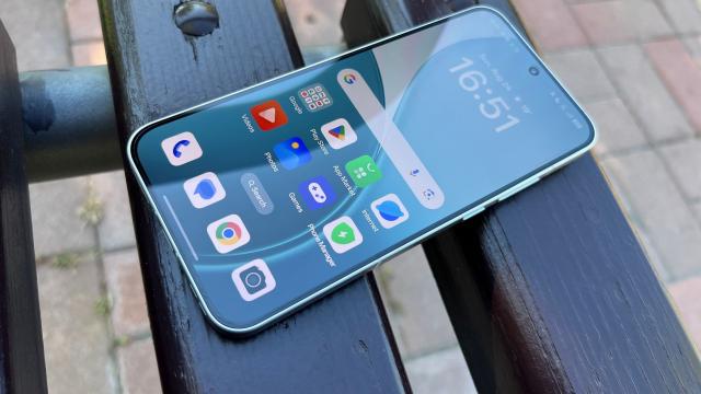 <b>Ce procesor vom avea pe Oppo Reno15? O listare din GeekBench confirmă identitatea cipset-ului, boost masiv de performanță</b>Pare că ne apropiem cu pași repezi și de lansarea lui OPPO Reno15, asta pentru început în China, urmând ca global să vină la început de an 2026. Am tot aflat detalii despre acesta și derivatele sale, iar acum avem o listare din GeekBench