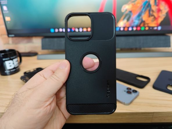 Husa SPIGEN Rugged Armor Black