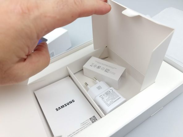 Samsung Galaxy Tab A7 10.4 2020, conținutul cutiei
