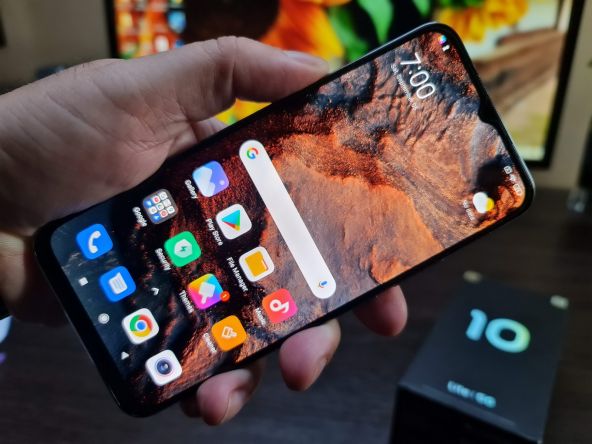 Xiaomi Mi 10 Lite 5G scos din cutie