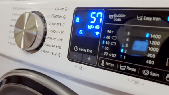 Controlat dispozitive smart home