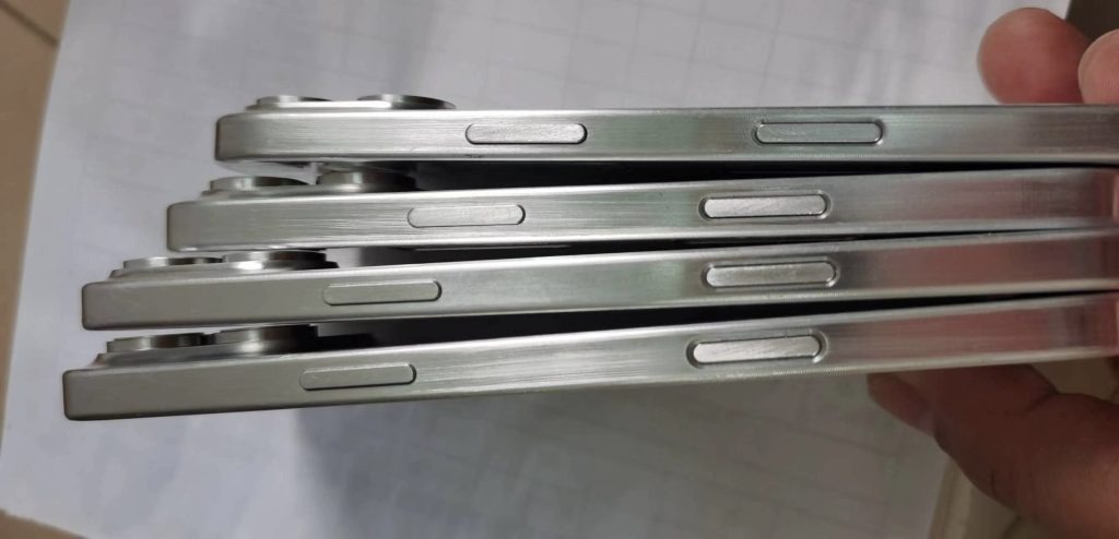 Pe lângă îmbunătățirile aduse camerei, toate modelele iPhone 16 vor fi echipate cu un nou buton capacitiv dedicat aplicațiilor de cameră.