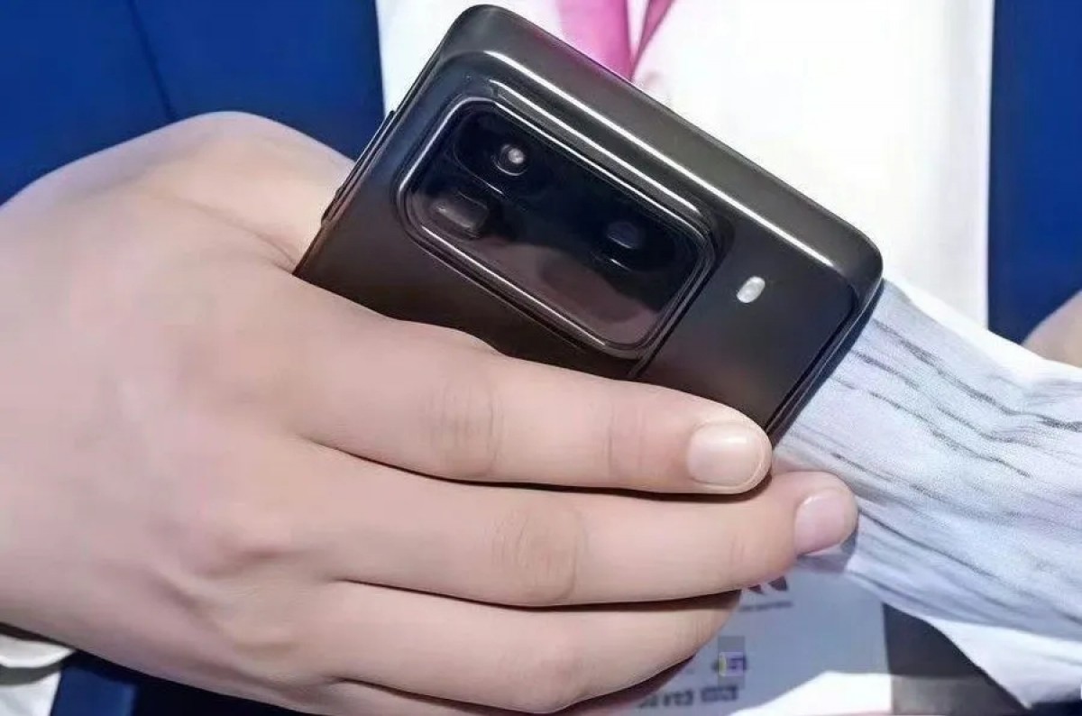 Xiaomi 15 și 15 Pro sunt pe drum