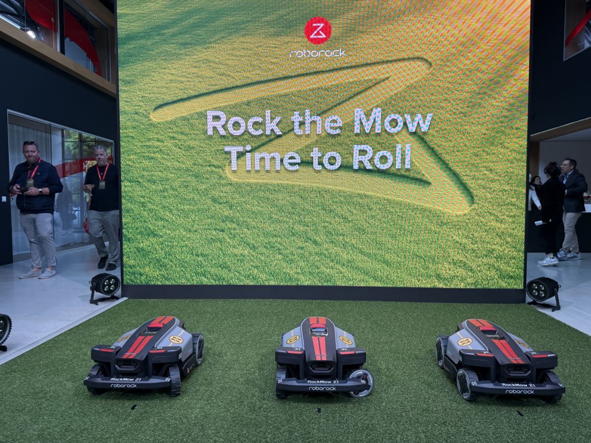 RockMow Z1, robotul de tuns iarbă cu tracțiune integrală;