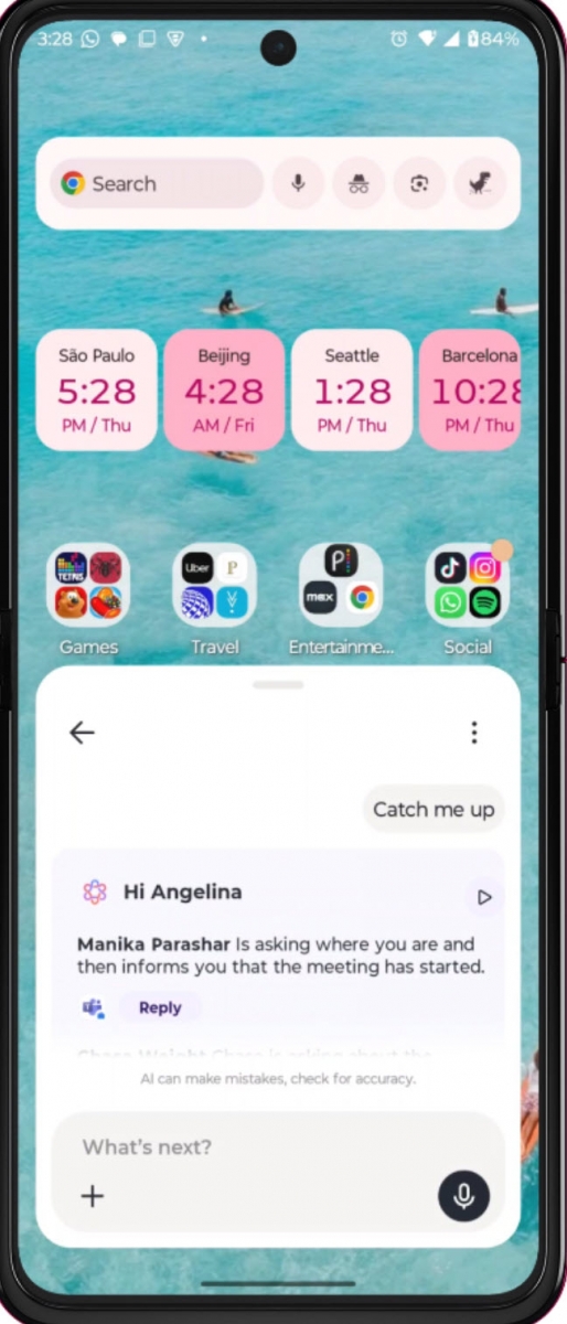 Moto AI are multiple funcţii,