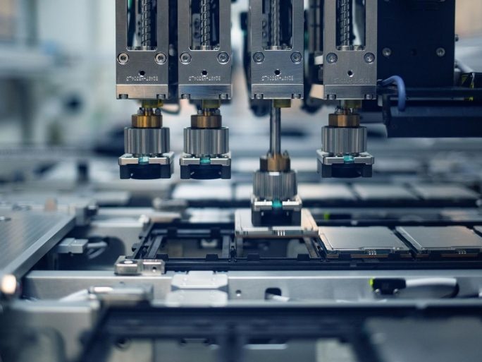 Explozia pieței AI schimbă industria semiconductorilor; SMIC câștigă tot mai multe comenzi externe