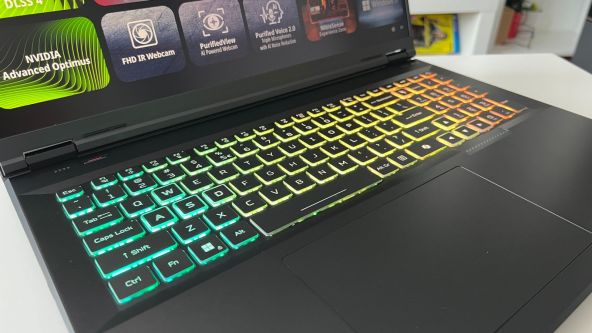Acer Nitro 18 AI AN18-61 