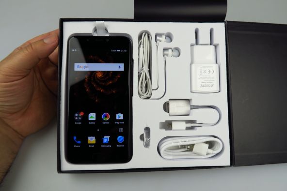 Allview X4 Soul Style, continutul cutiei