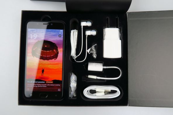 Allview X4 Soul, continutul cutiei