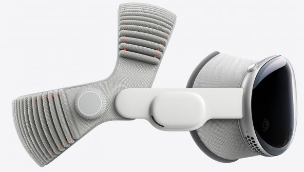 Apple Vision Pro 2025