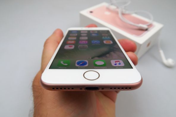 Apple iPhone 7 scos din cutie