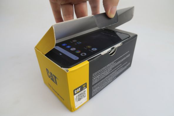 CAT S52 Unboxing