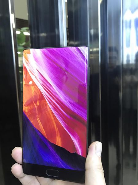 Fotografie ce ne prezinta telefonul Elephone S8 (leak)