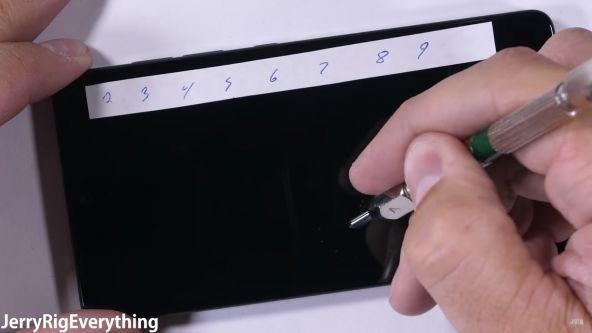 Test rezistenta Essential Phone