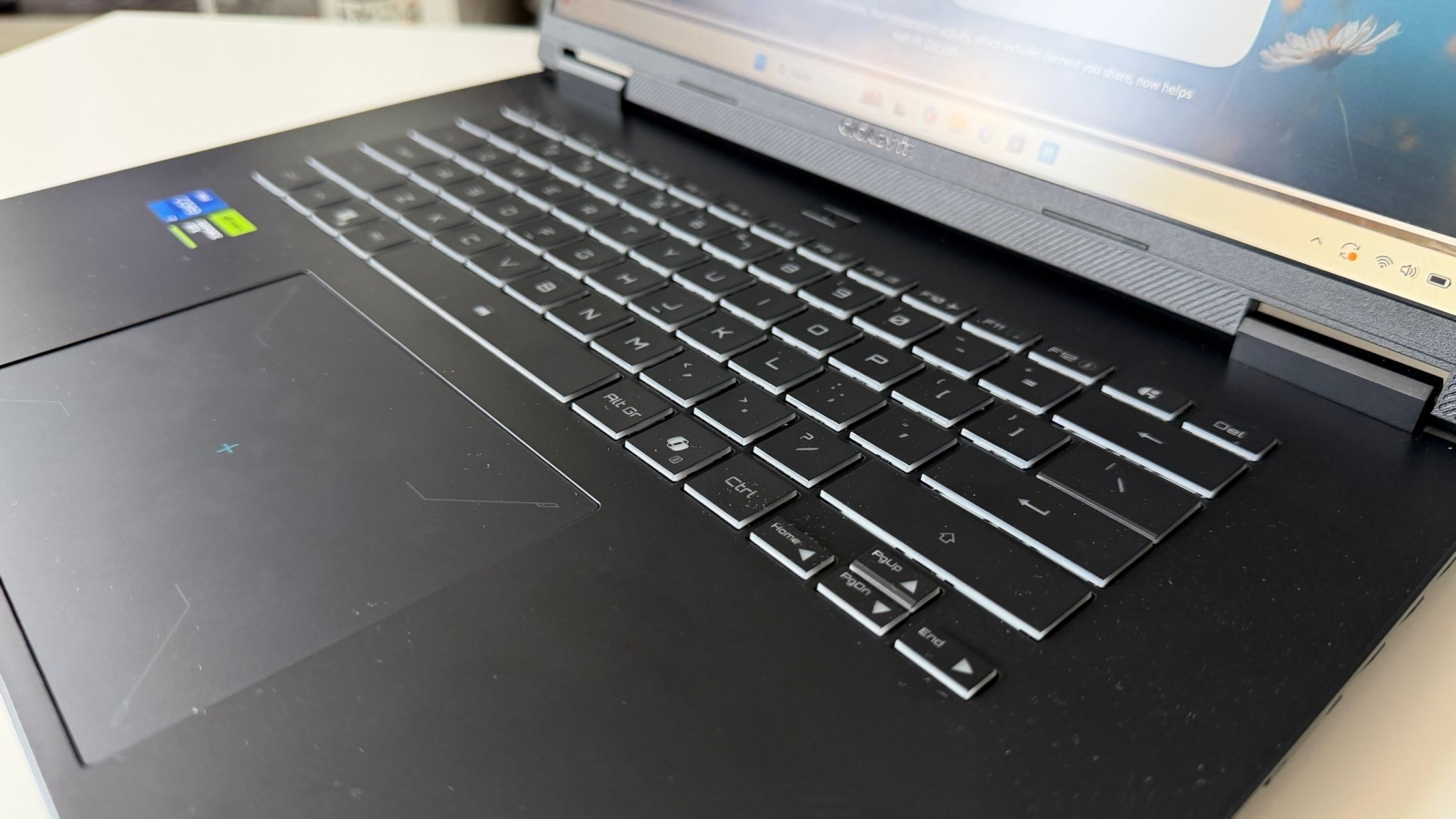 GIGABYTE A16 CHV
