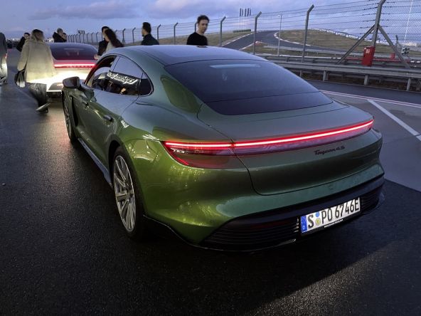 Porsche Taycan 4s