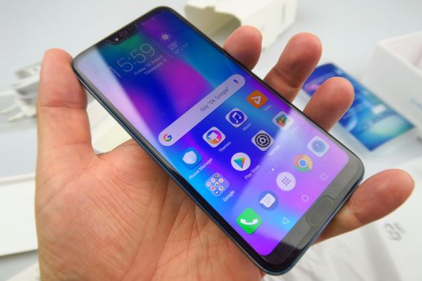 Huawei Honor 10 scos din cutie