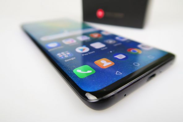 Huawei Mate 20 Pro, scos din cutie