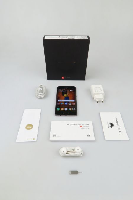 Huawei Mate 9 Pro, continutul cutiei
