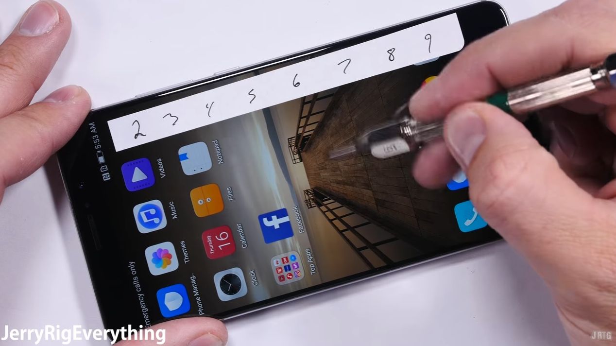 Huawei Mate 9 test rezistenta