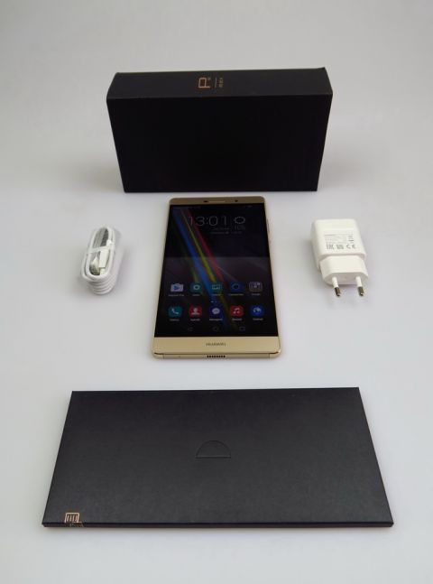 Huawei P8 Max, continutul cutiei