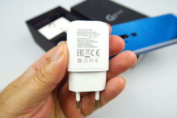 LG G7 ThinQ accesorii (incarcatorul)