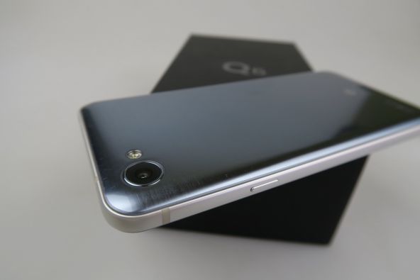 LG Q6 scos din cutie