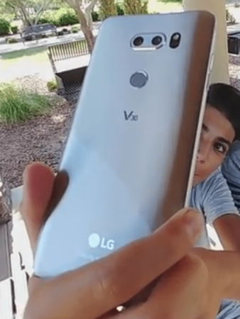 LG V30
