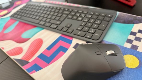 Logitech Signature Slim Solar+ K980