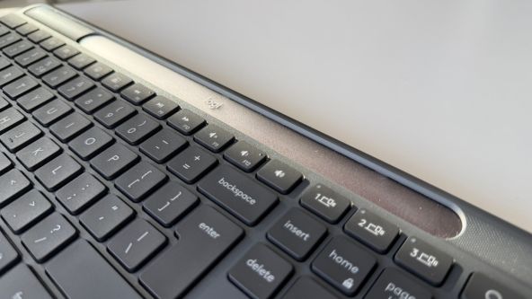 Logitech Signature Slim Solar+ K980