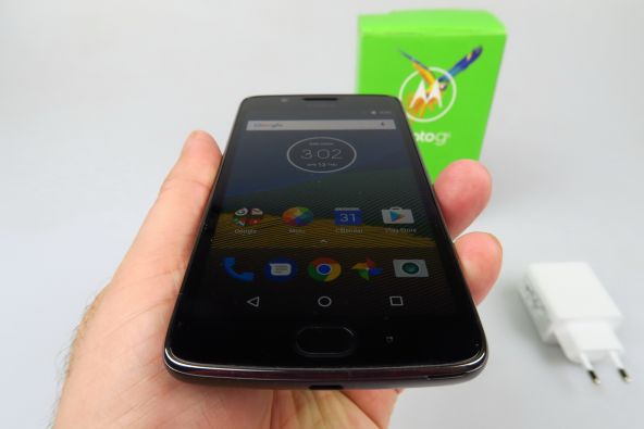 Motorola Moto G5 scos din cutie