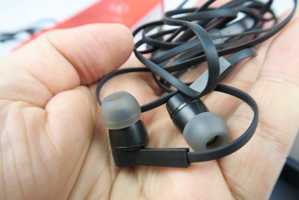 Casti Motorola Moto Z3 Play (accesorii)