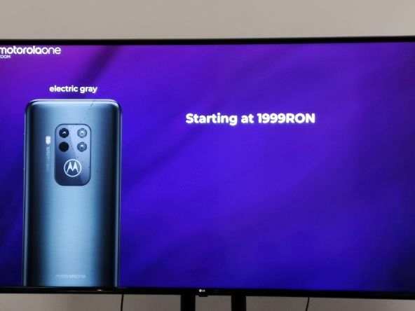 Pret Motorola One Zoom