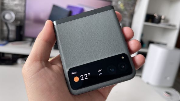 RAZR 40