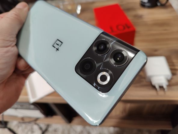 OnePlus 10T camera