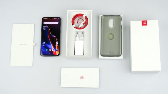 OnePlus 6T, conținutul cutiei